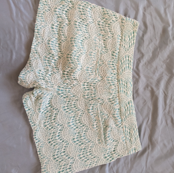 Loft Lace Overlay Shorts - Picture 4 of 7